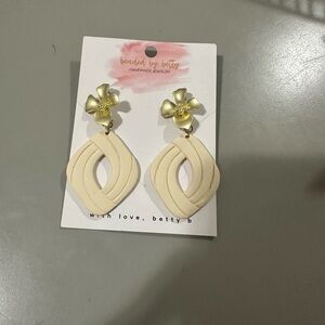 Cream Earrings